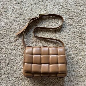 Elegant Tan Woven Crossbody Bag